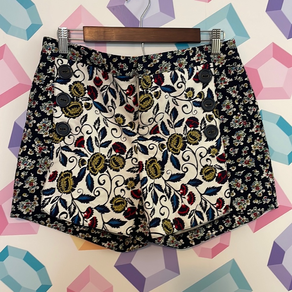 Cartonnier Anthropologie Floral Button Accent Shorts 8